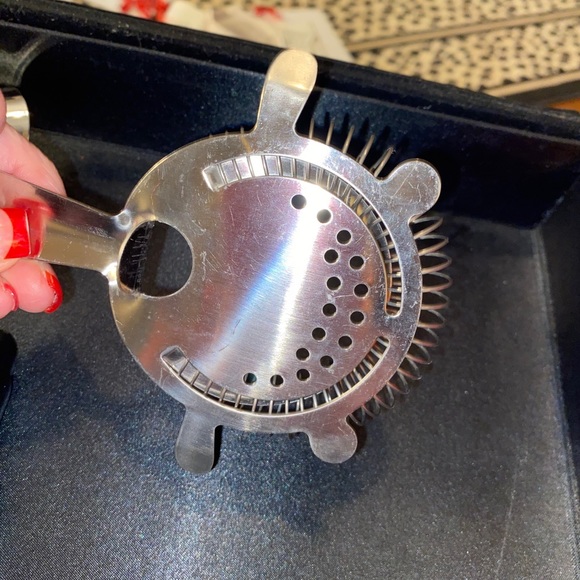 4 Bar Tools: strainer, pourer, aerator, stopper - Picture 6 of 14